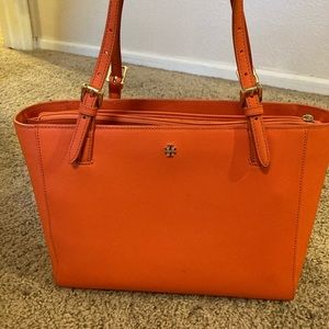 Almost new Tory Burch bag - Orange!